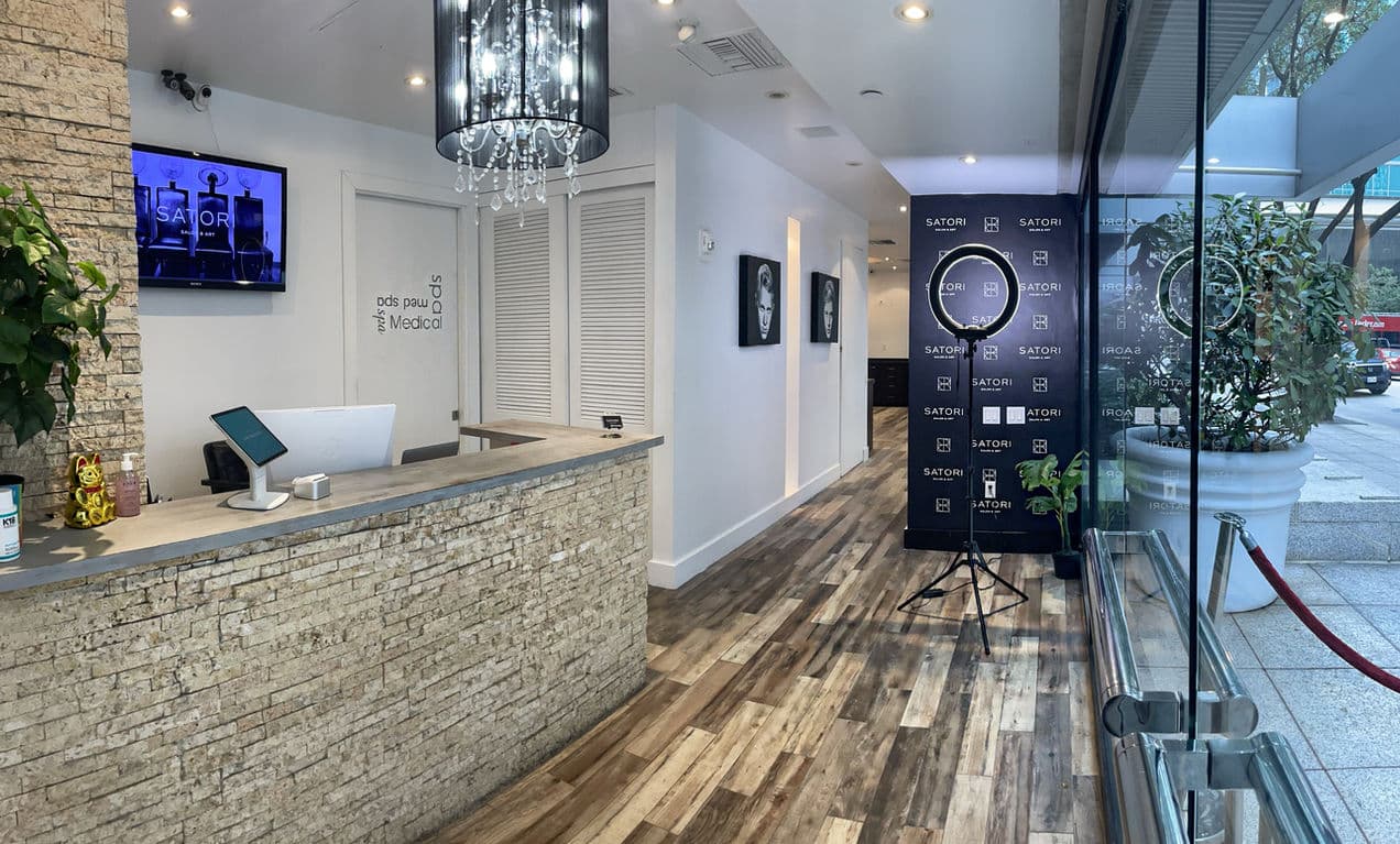 Color consultation environment at Satori Salon Art