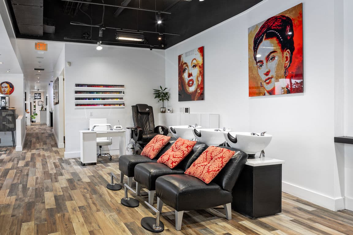 Event-ready atmosphere at Satori Salon Art